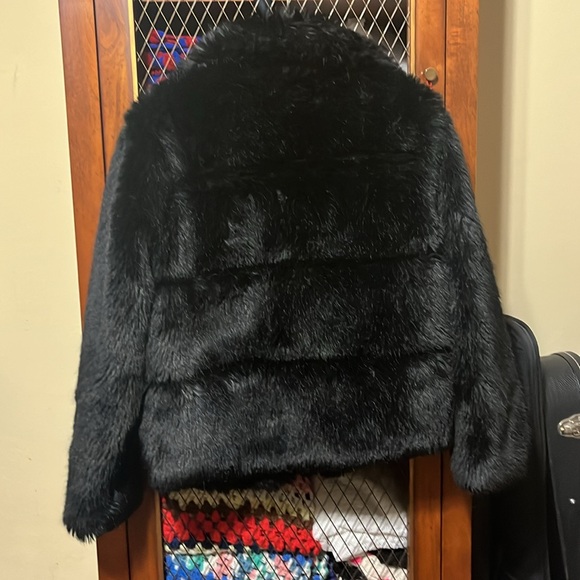 Gibson Latimer Faux fur - Picture 3 of 4